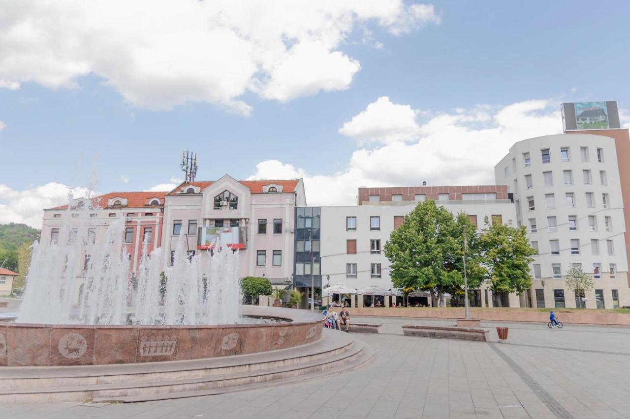 Fontana Apartmani Free Parking Tuzla Dış mekan fotoğraf