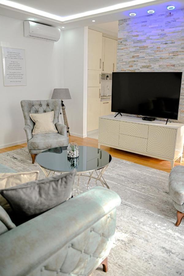 Fontana Apartmani Free Parking Tuzla Dış mekan fotoğraf