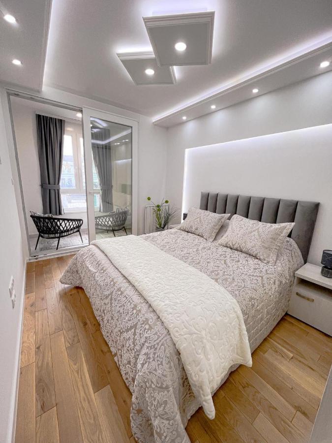 Fontana Apartmani Free Parking Tuzla Dış mekan fotoğraf